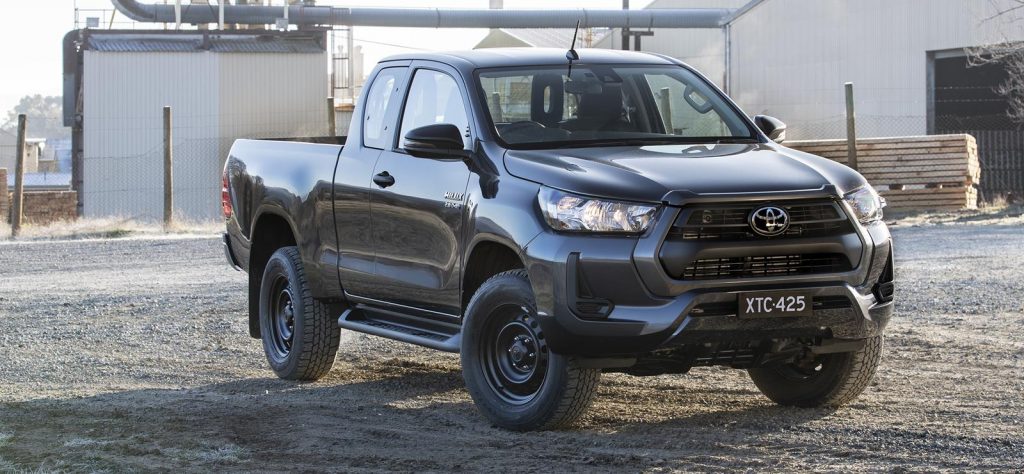 Hilux extra cab joins the Rugged X in Australia