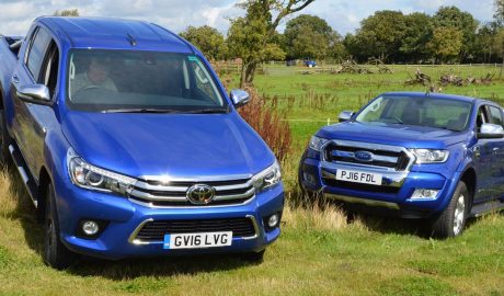 Ranger vs Hilux 2016