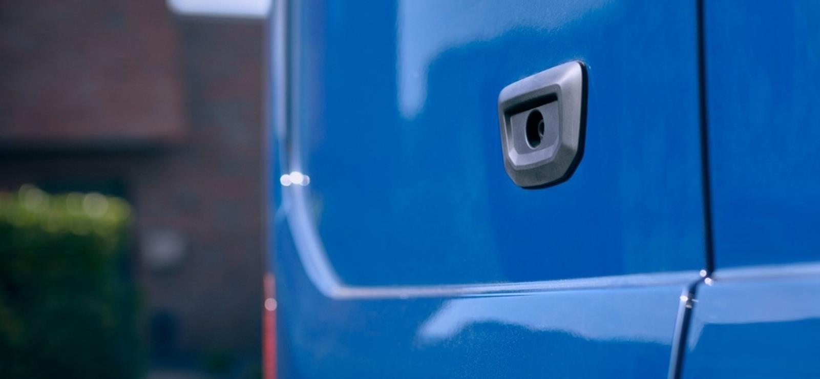 Ford Brings Video ‘Smart Mirror’ Safety To Transit | Professional Van