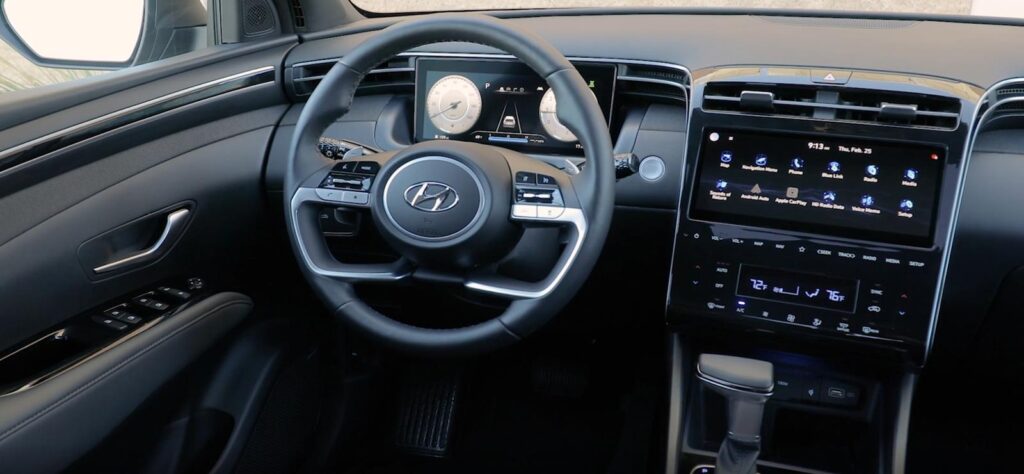 Hyundai Santa Cruz interior