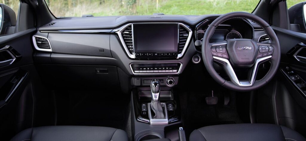 Isuzu D-Max V-Cross interior