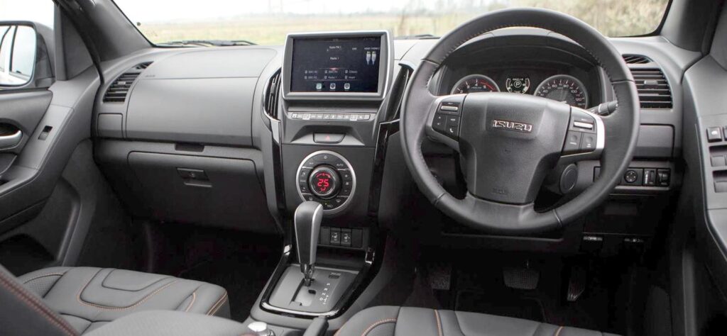 Isuzu D-Max vs Mitsubishi L200