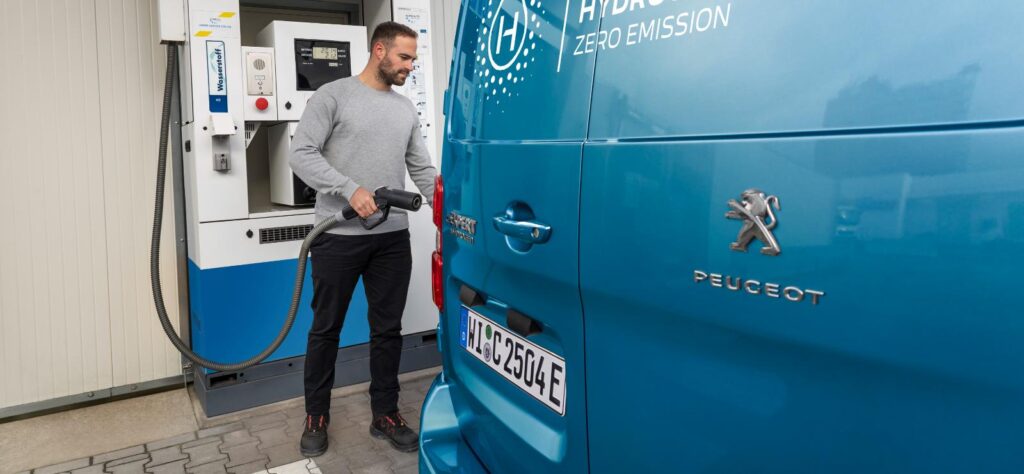 Peugeot e-expert hydrogen production van