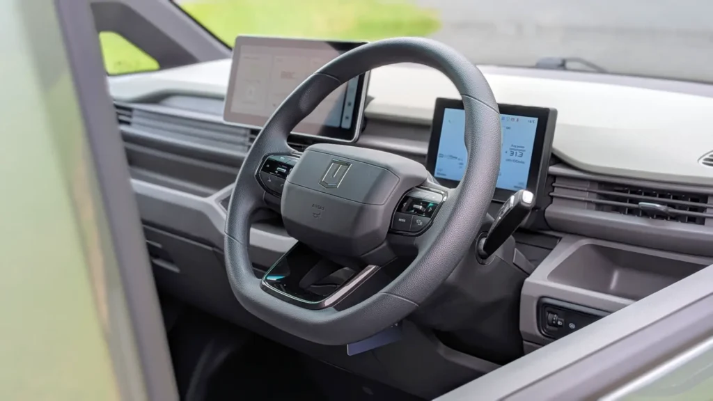 Farizon V7E electric van dashboard - first drive review