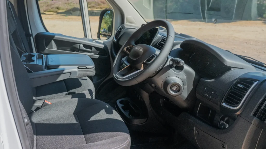 Iveco eSuperJolly dashboard and cab