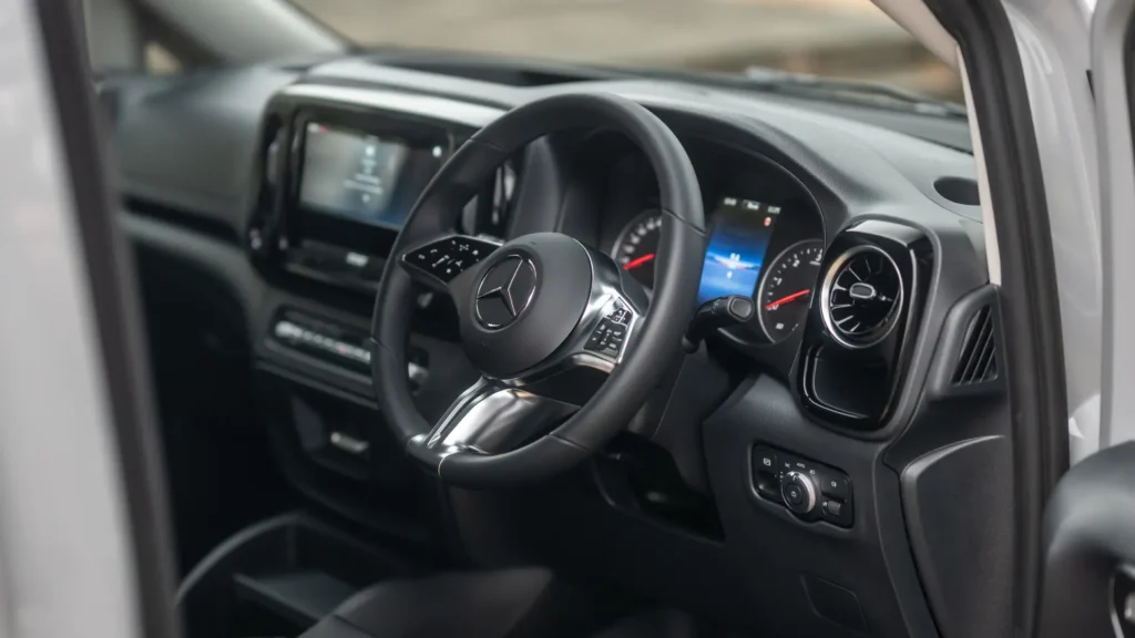 Mercedes Vito Sport-X Crew Van interior